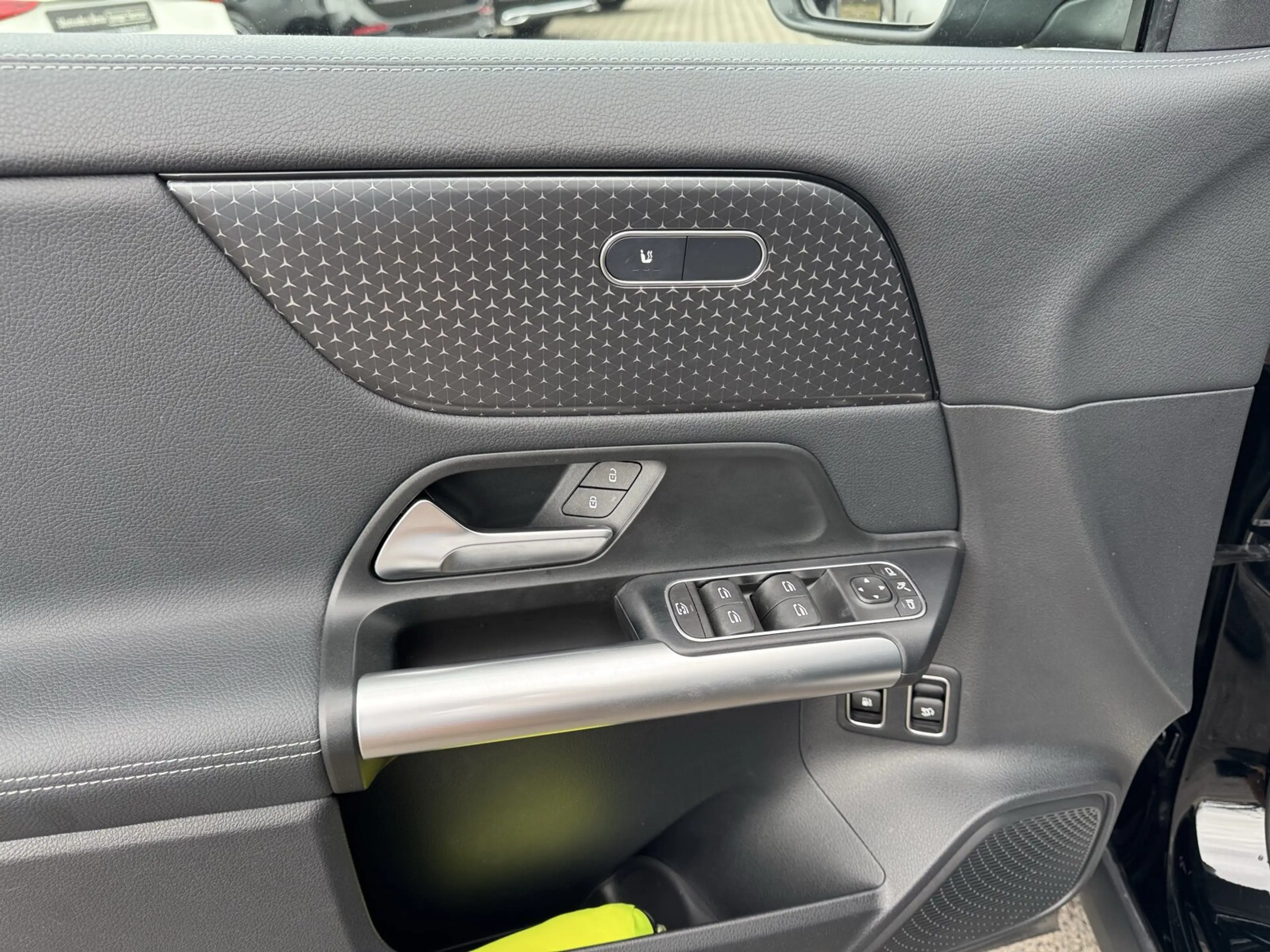 Mercedes-Benz GLA 250 GLA 250 e PROGR. NAVI+MBEAM+PANO+DISTR+360°+SHZ+ — photo 9