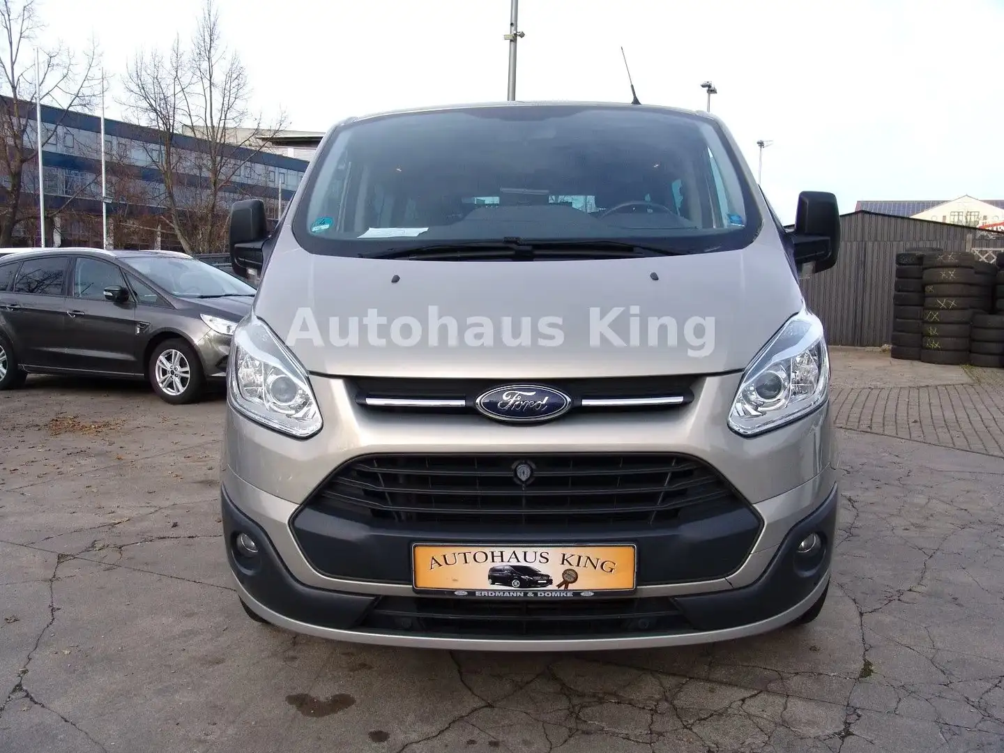 Ford Tourneo Custom Trend-8Sit Plateado - 1