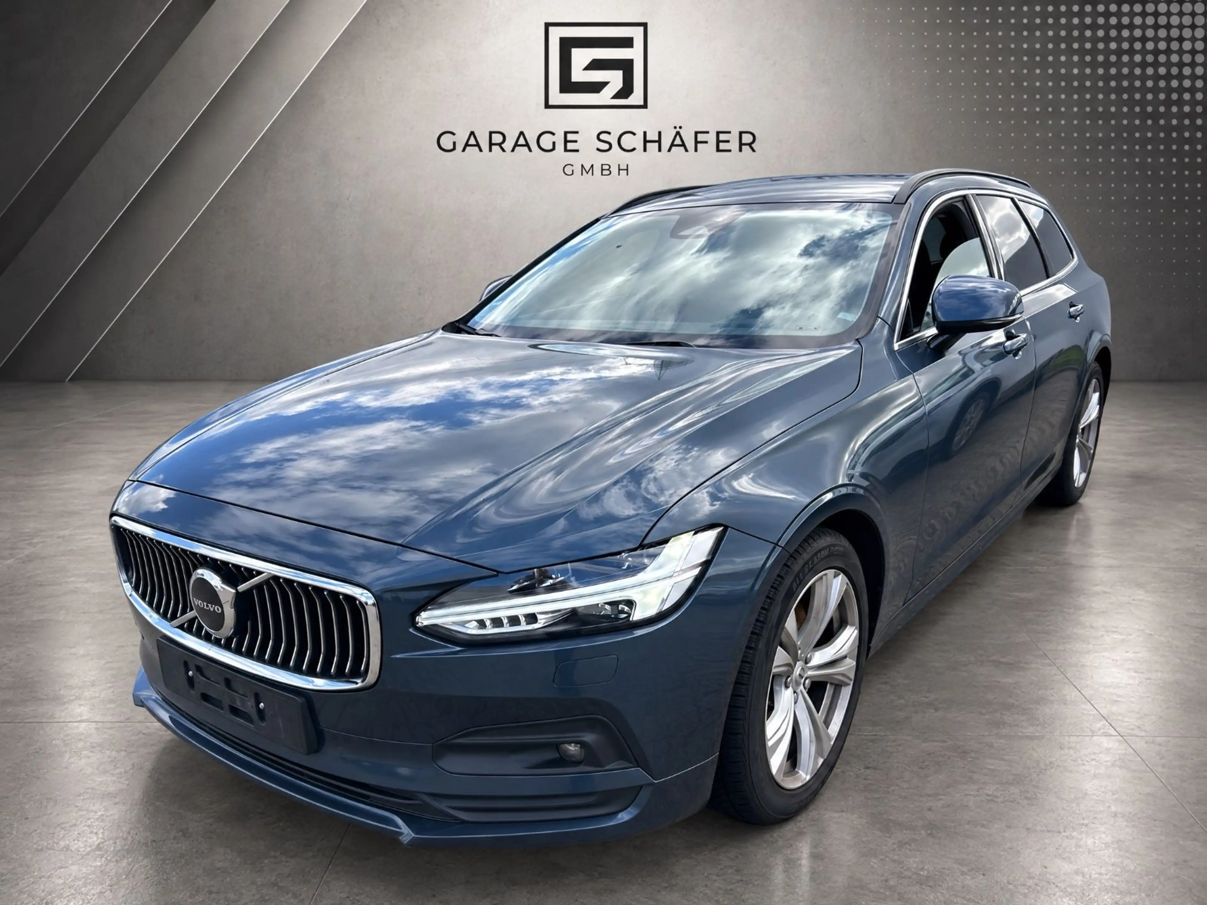 Volvo V90 Kombi MomentumPro 1.Hand Standheizung Kamera