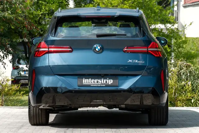 BMW X3 view 5