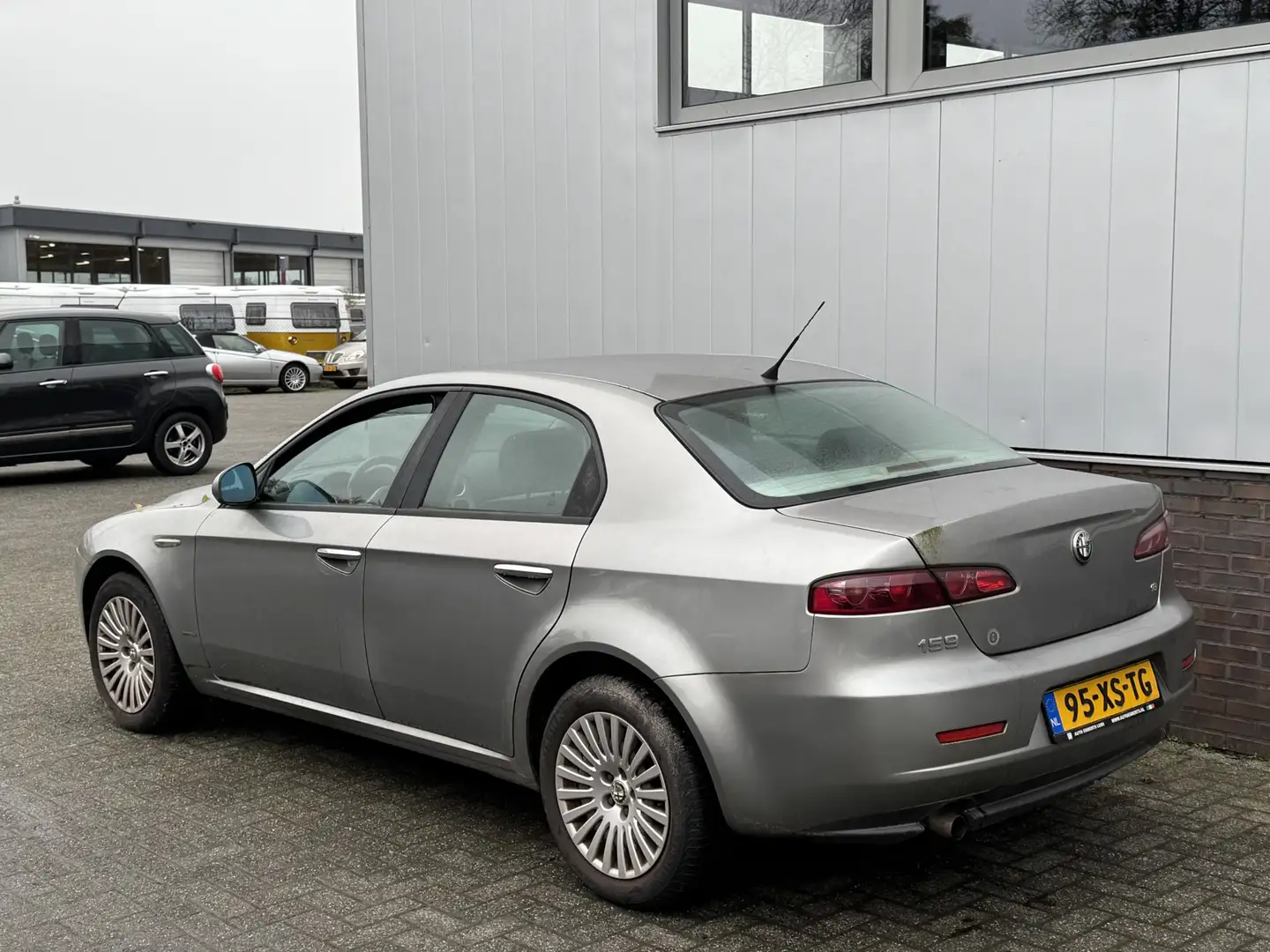 Alfa Romeo 159 1.8 mpi Business | Verkoop aan alleen handelsbedri Gris - 2