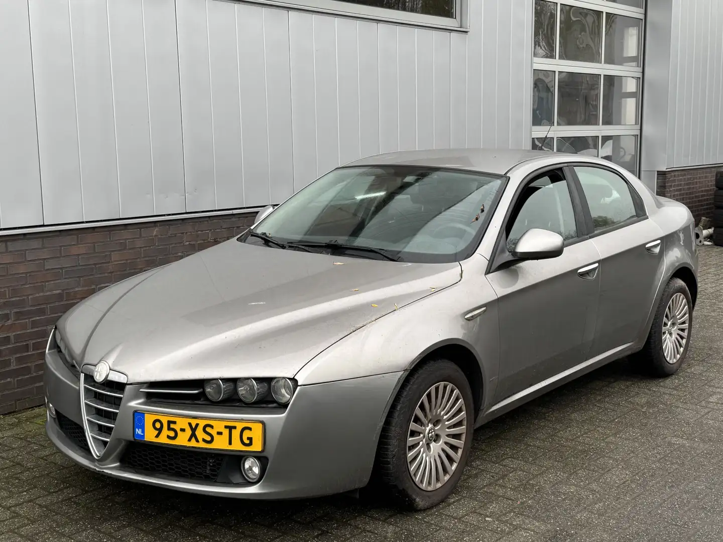 Alfa Romeo 159 1.8 mpi Business | Verkoop aan alleen handelsbedri Gris - 1