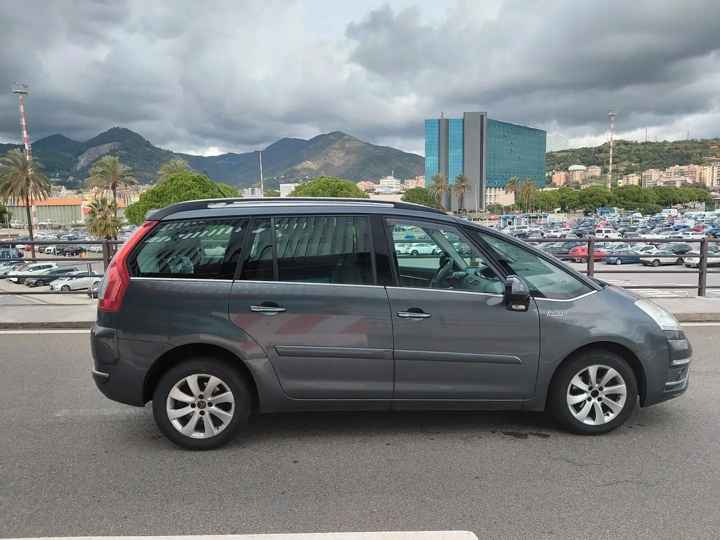 Citroen Grand C4 Picasso 1.6 hdi Seduction 110cv - 2