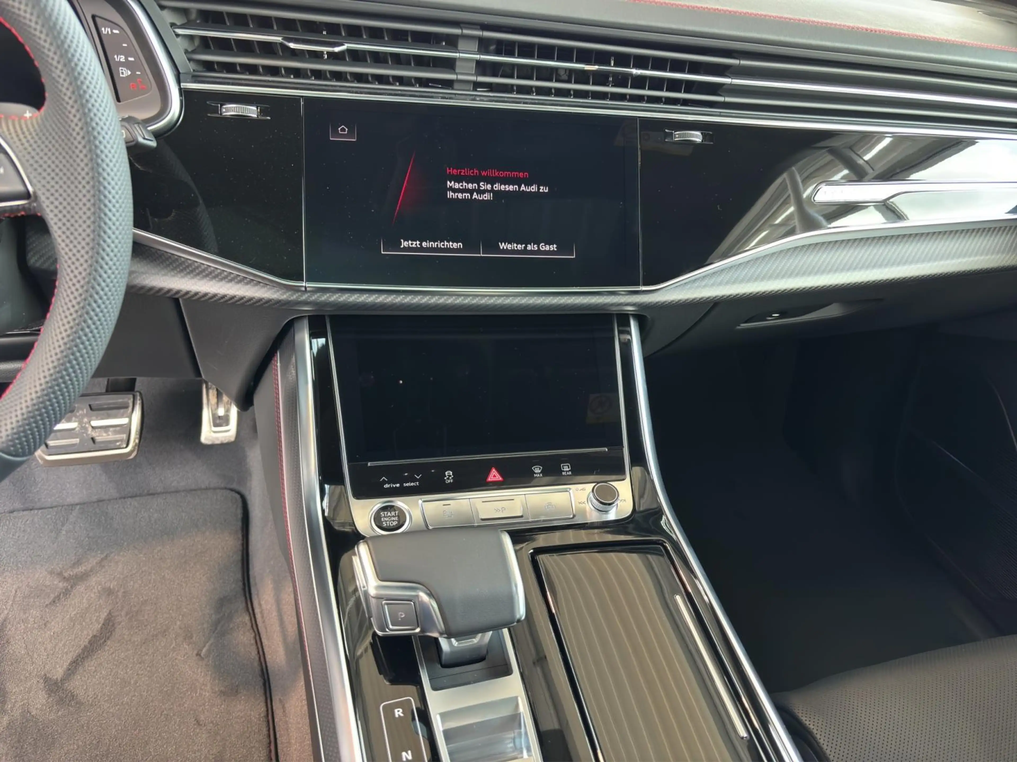 Audi Q8 SUV — photo 9