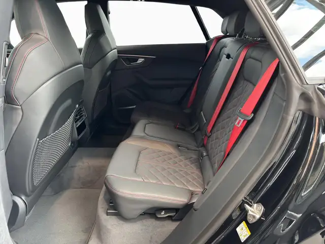 Audi Q8 view 13