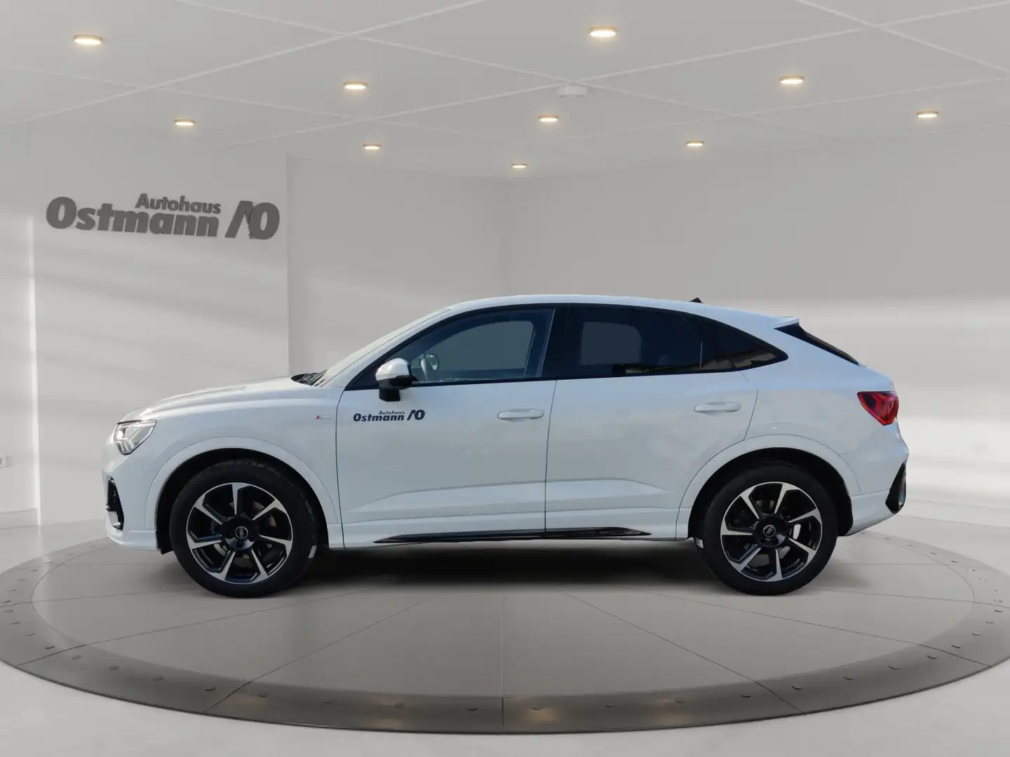 Audi Q3 Sportback 35 TFSI s-tronic S-Line  MATRIX KAM Weiß - 2