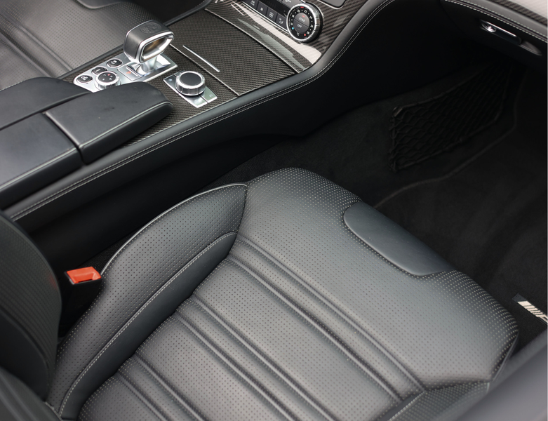 Mercedes-Benz SL 63 AMG | Airscarf - Keramisch - B&O - Pano — photo 32