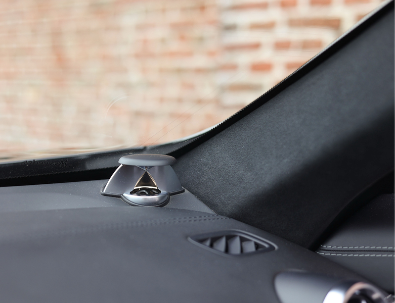 Mercedes-Benz SL 63 AMG | Airscarf - Keramisch - B&O - Pano — photo 48
