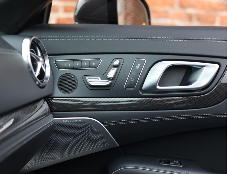 Mercedes-Benz SL 63 AMG | Airscarf - Keramisch - B&O - Pano — photo 34
