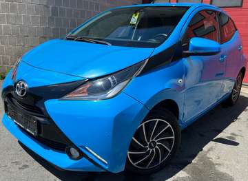 1.0i VVT-i x-music + CAR-PASS + CLIM