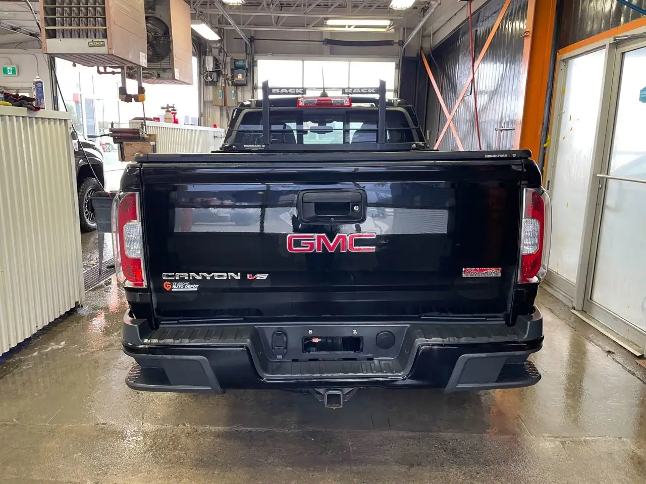 GMC Canyon снимка GMC Canyon