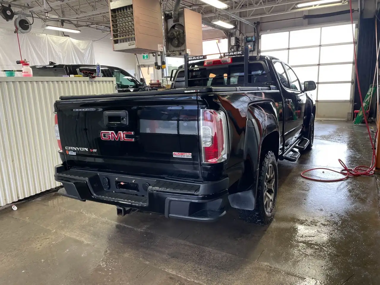 GMC Canyon снимка GMC Canyon