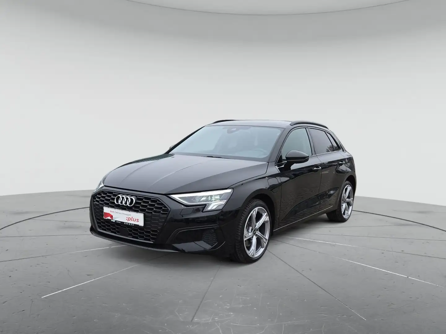 Audi A3 advanced 40 TFSI e S tronic, AHK/HU Schwarz - 2