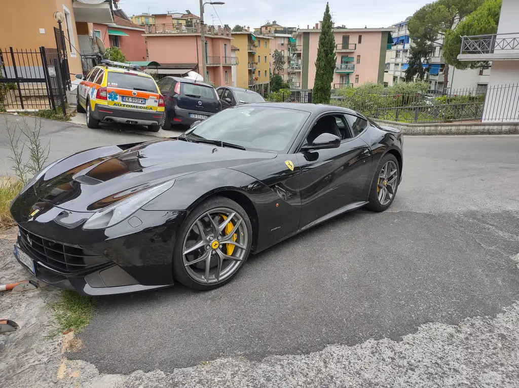 Ferrari F12 2015 из Европы — купить под ключ