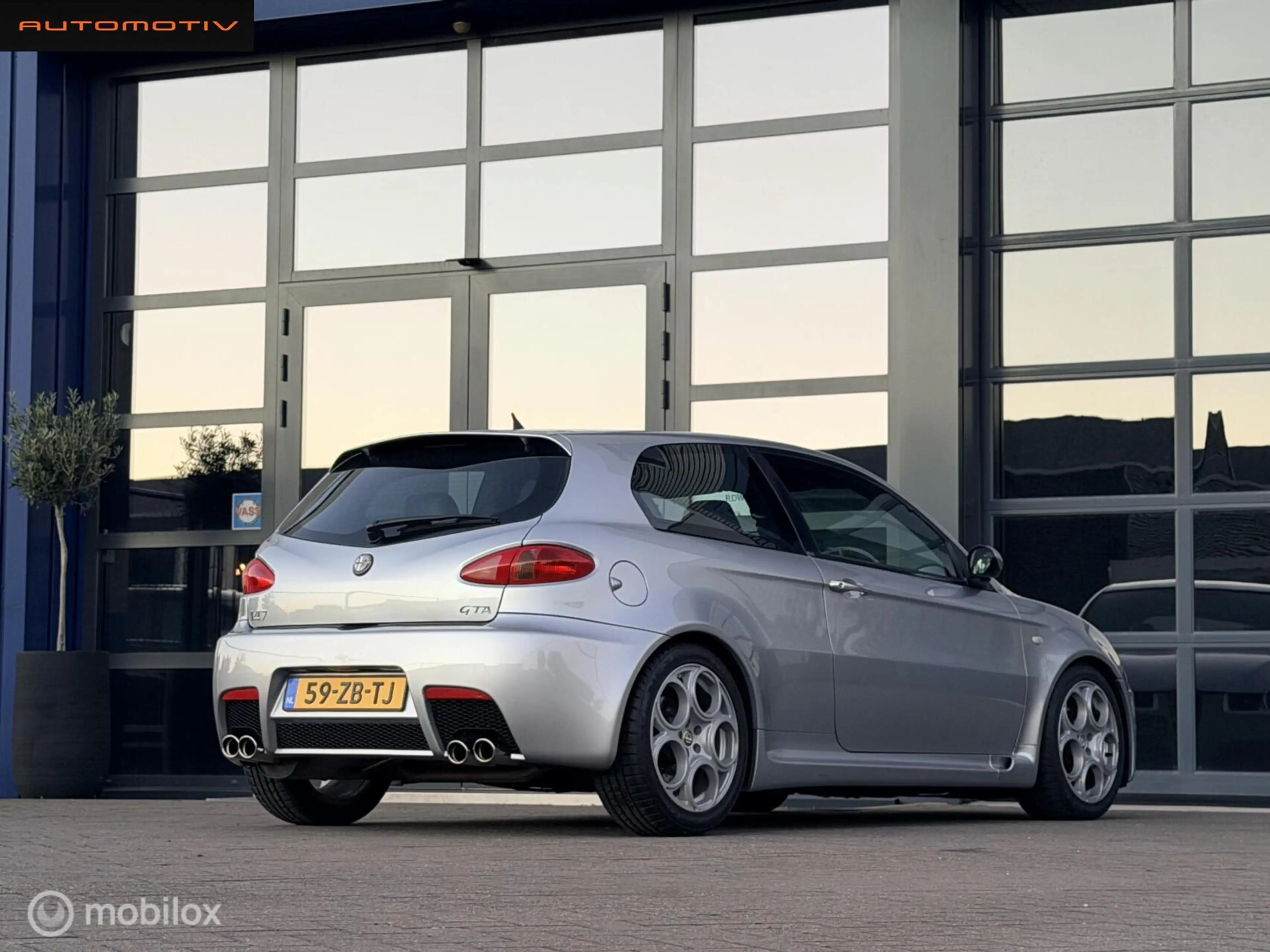 Alfa Romeo 147 3.2 V6 GTA NOVITEC / FULL HISTORY / — photo 2