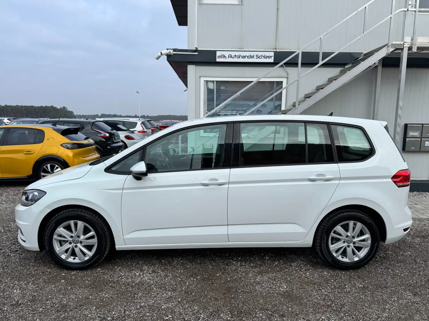 Volkswagen Touran 1.6 CR TDI_3-Zonen Klimaautomatik_Tempomat Weiß - 2