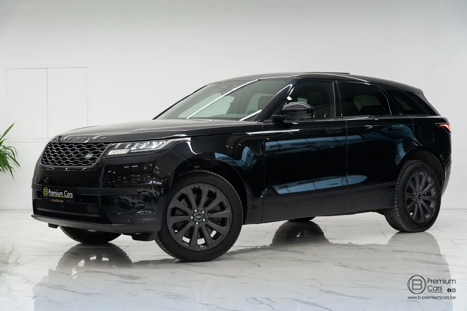 Land Rover Range Rover Velar SE AWD P400e! BTW! Black pack! Full! Pano, Camera! Fekete - 1