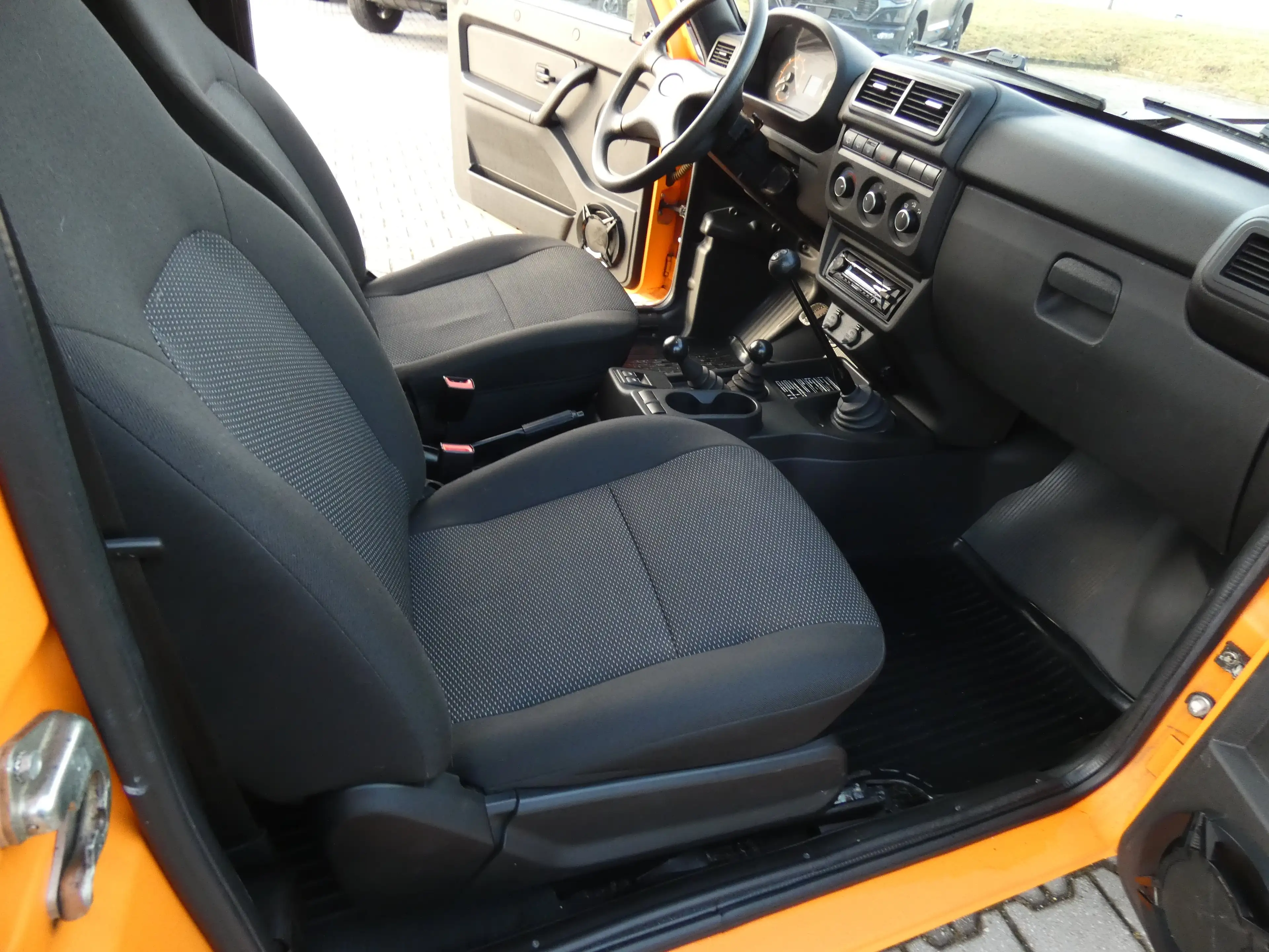 Lada Niva 4x4 1,7 "ZUBR" AHK, Radio, Raptorlack, Dotz, TOP — photo 9