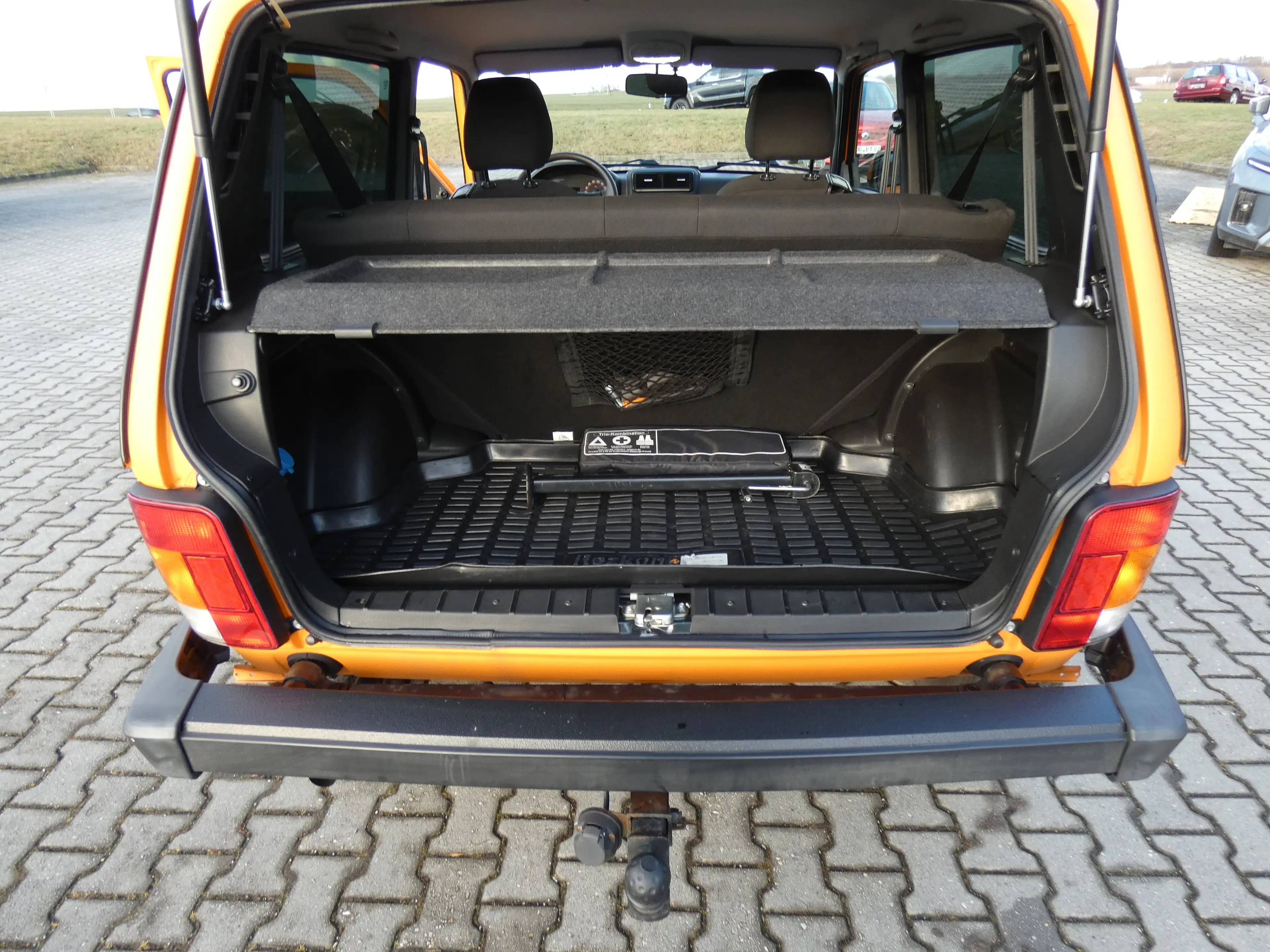 Lada Niva 4x4 1,7 "ZUBR" AHK, Radio, Raptorlack, Dotz, TOP — photo 6