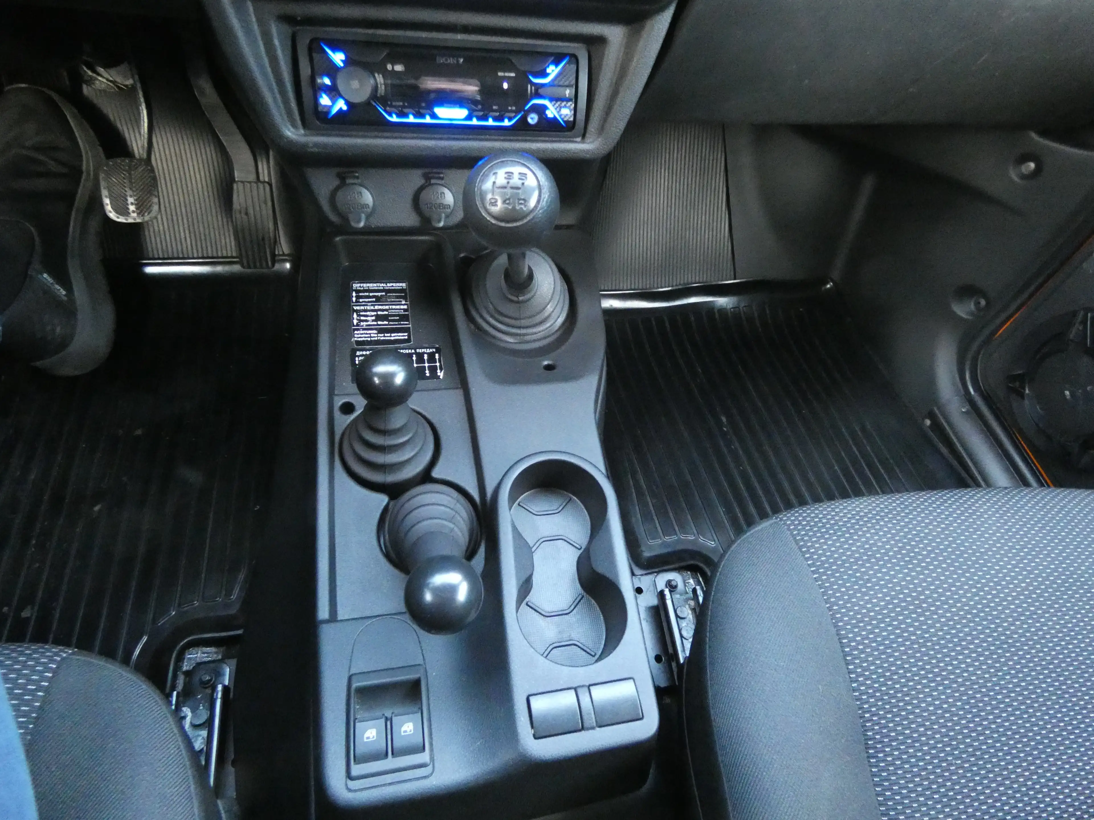 Lada Niva 4x4 1,7 "ZUBR" AHK, Radio, Raptorlack, Dotz, TOP — photo 12