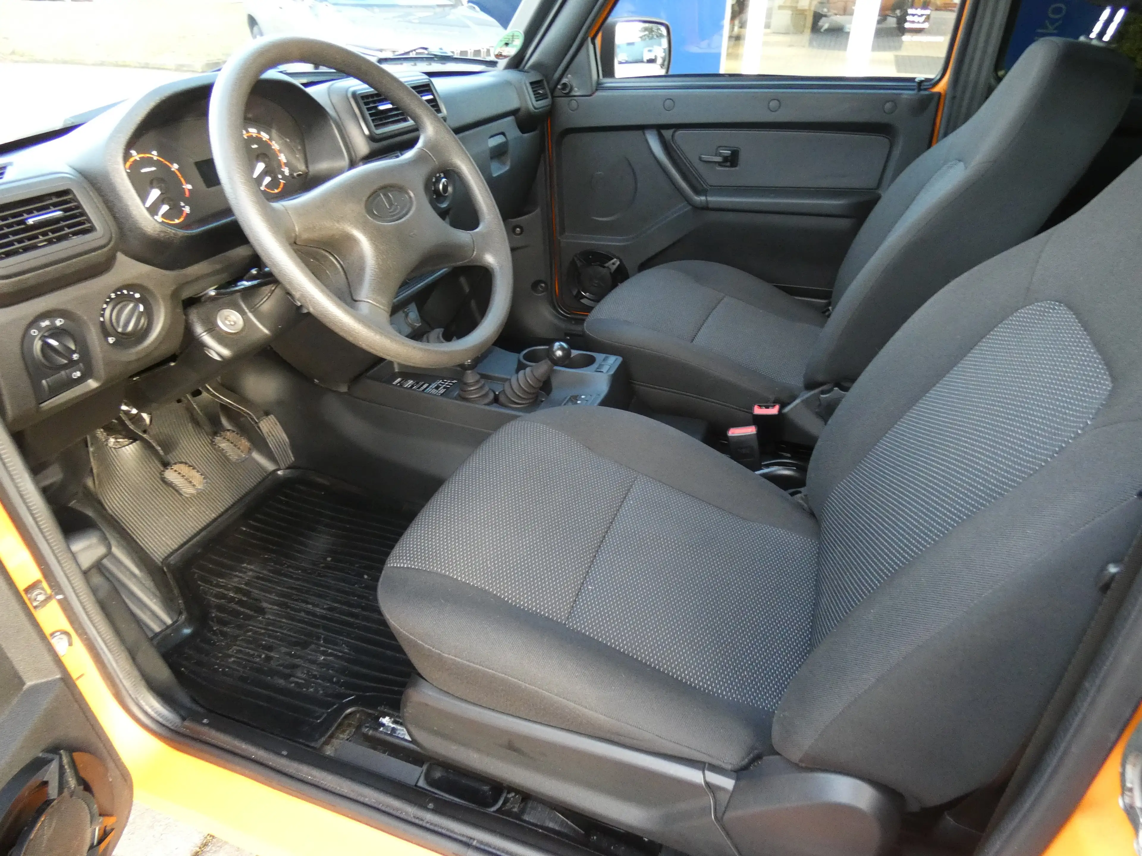 Lada Niva 4x4 1,7 "ZUBR" AHK, Radio, Raptorlack, Dotz, TOP — photo 8