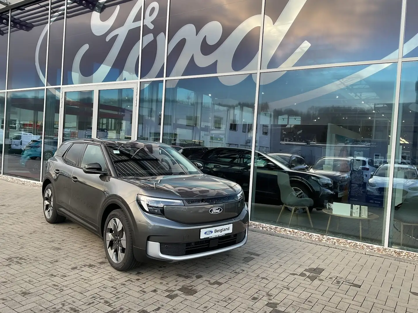 Ford Explorer PREMIUM 77KW RWD FAHRERASSISTENZPAKET Grigio - 1