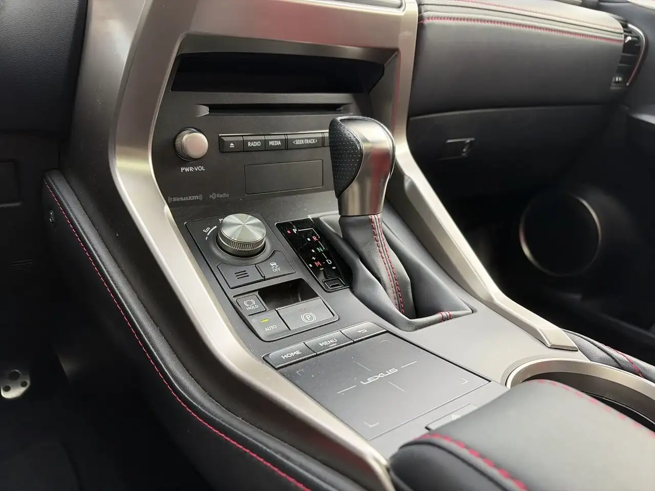 Lexus NX fotografie Lexus NX