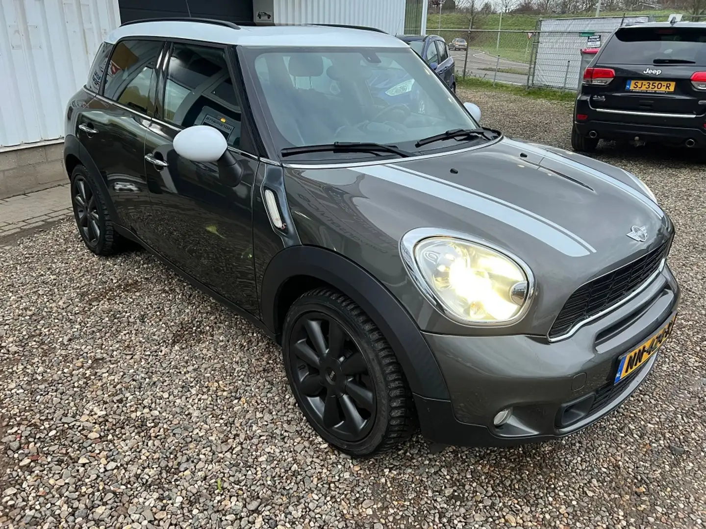 MINI Mini Countryman 1.6 Cpr S ALL4 Chili Grijs - 2