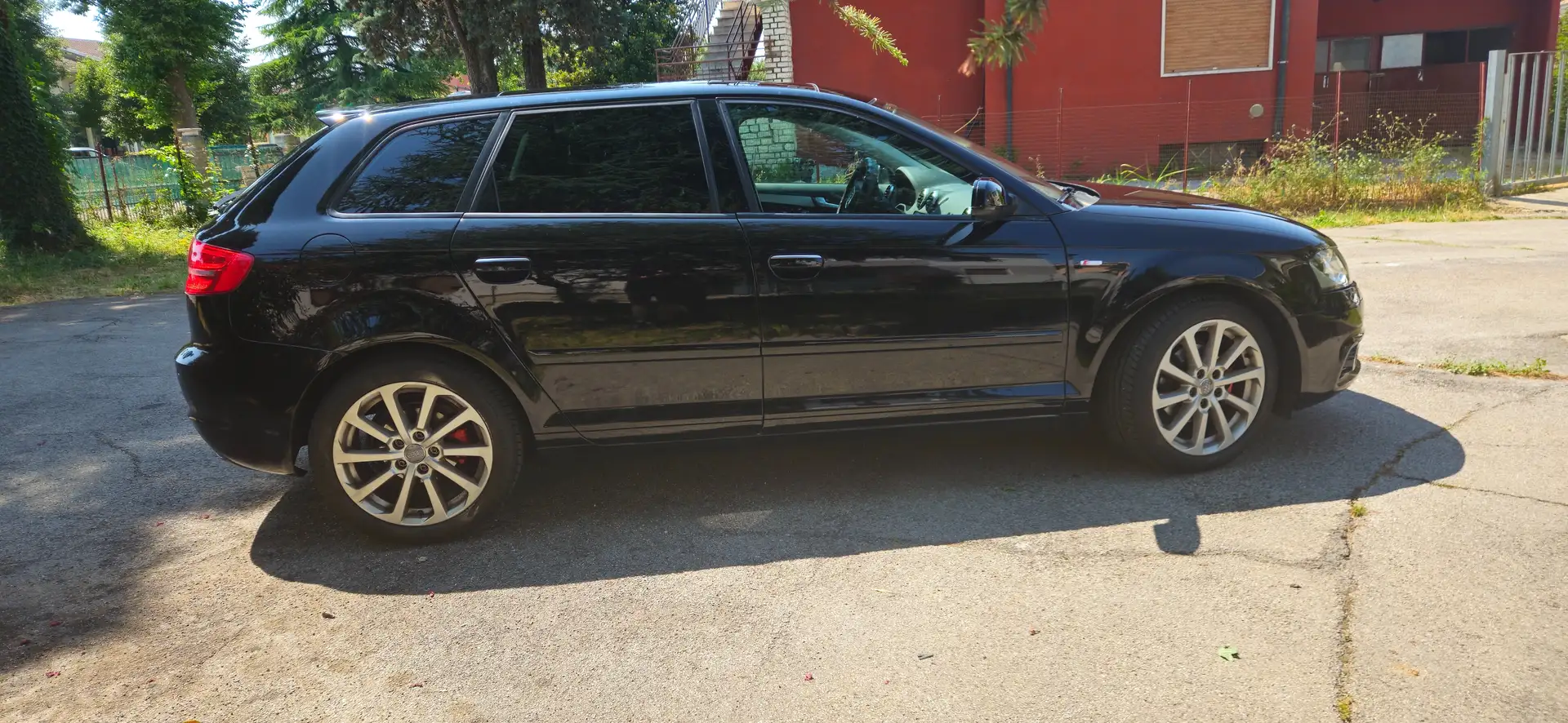 Audi A3 A3 SPB 1.6 tdi Young Edition 90cv (neopatentati) Nero - 2