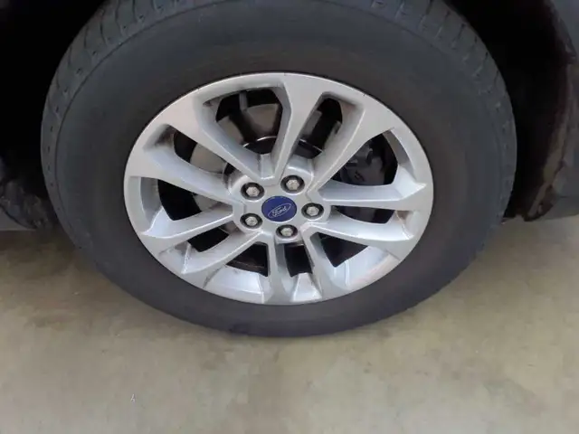 Ford Kuga view 16