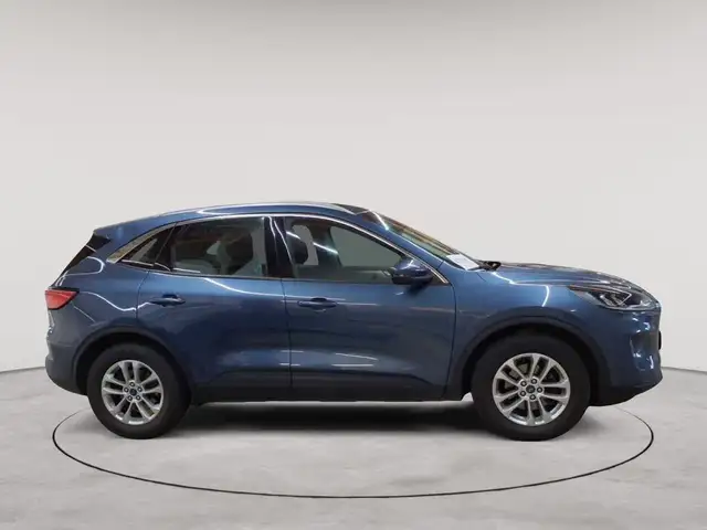 Ford Kuga view 3