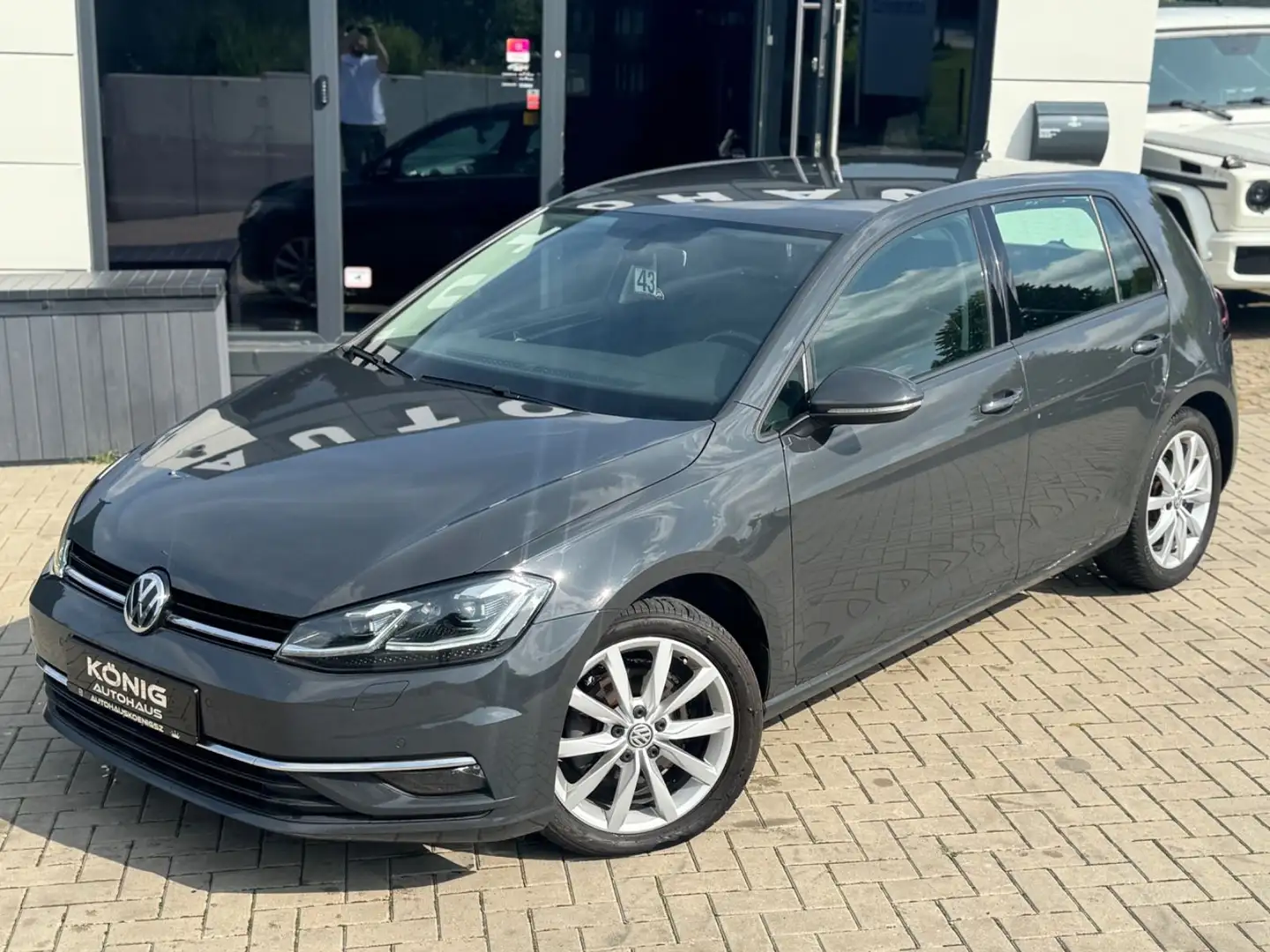 Volkswagen Golf VII Lim. Highline*DSG*VIRTUAL* Gris - 2