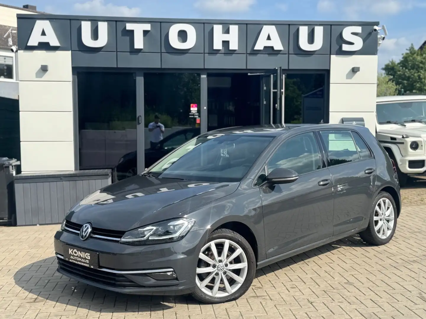 Volkswagen Golf VII Lim. Highline*DSG*VIRTUAL* Gris - 1