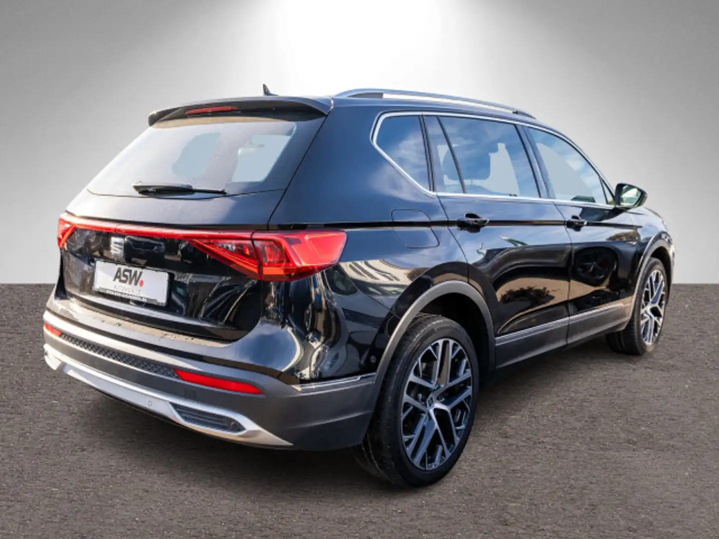 SEAT Tarraco Xperience 1.4 TSI e-Hybrid DSG PANO AHK Schwarz - 2