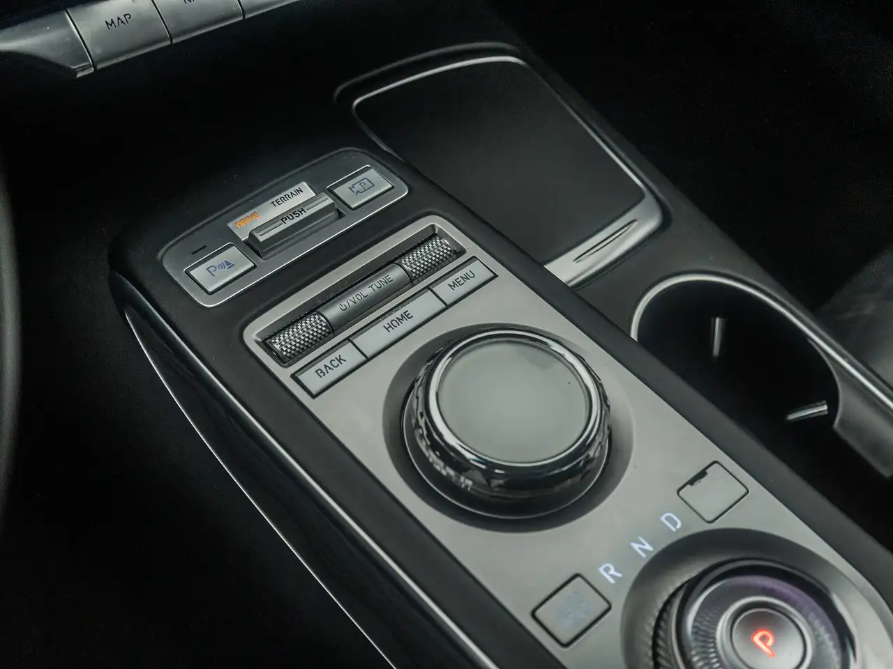 Genesis GV70 photo Genesis GV70
