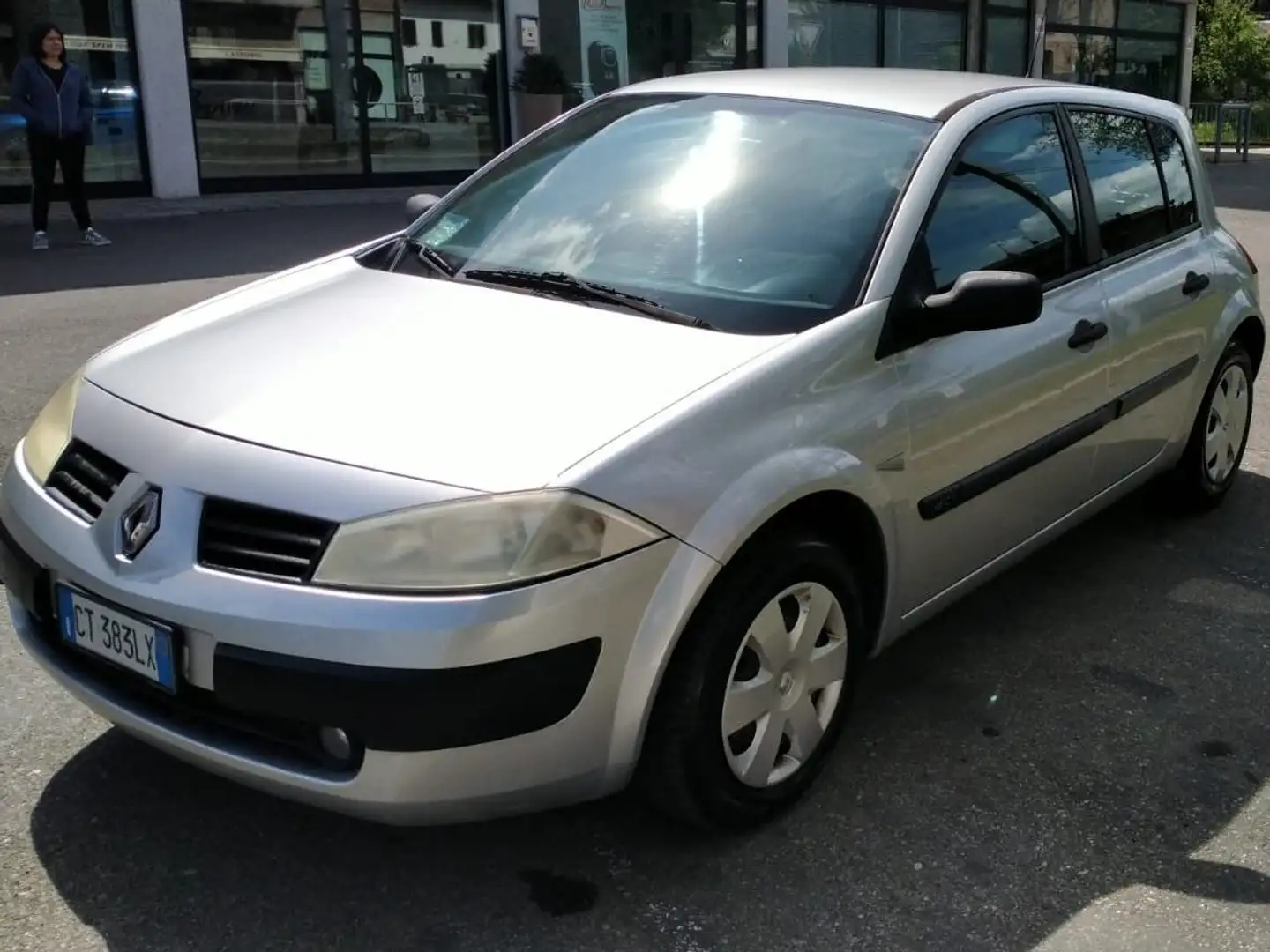Renault Megane Megane II 2005 5p 1.5 dci Confort Authentique 80cv Argent - 1