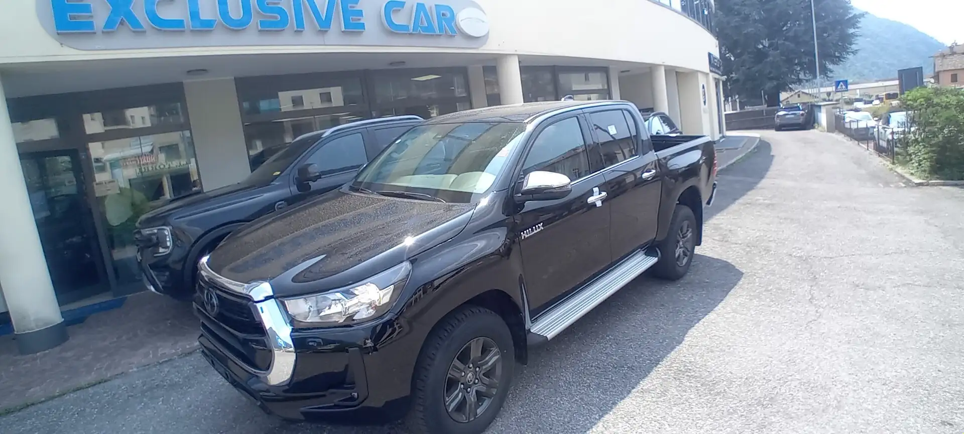 Toyota Hilux 2.8 D-4D 4WD 4 porte DoubleCab Lounge Noir - 2