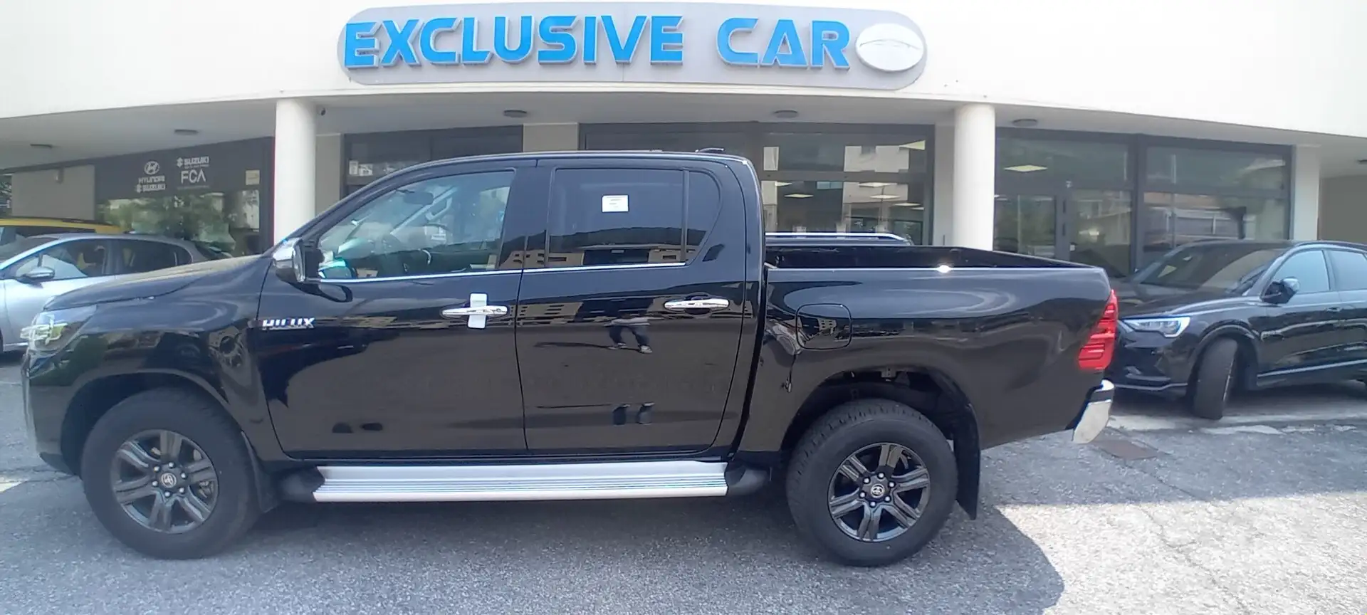 Toyota Hilux 2.8 D-4D 4WD 4 porte DoubleCab Lounge Noir - 1