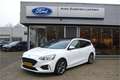 Ford Focus Wagon 1.0 EcoBoost ST Line Wagon 125pk NL-AUTO | P Weiß - thumbnail 1