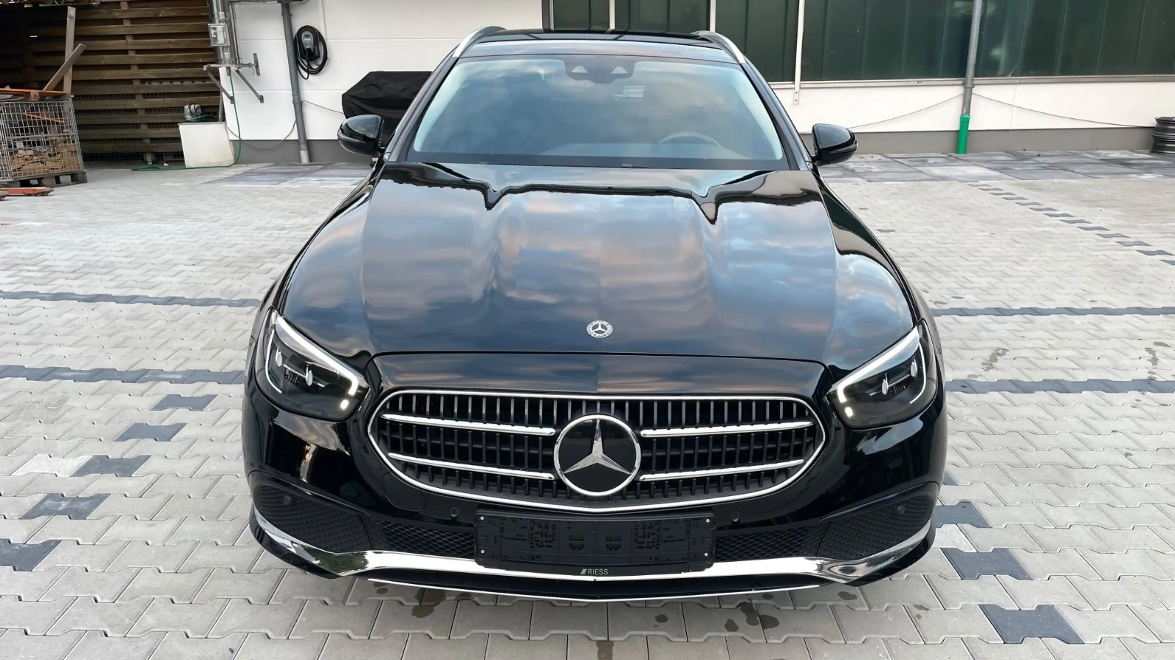 Mercedes-Benz E 300 E300*de*T*Plug-in-Hybrid*FULL*Distronic+*Spur-A* — photo 3