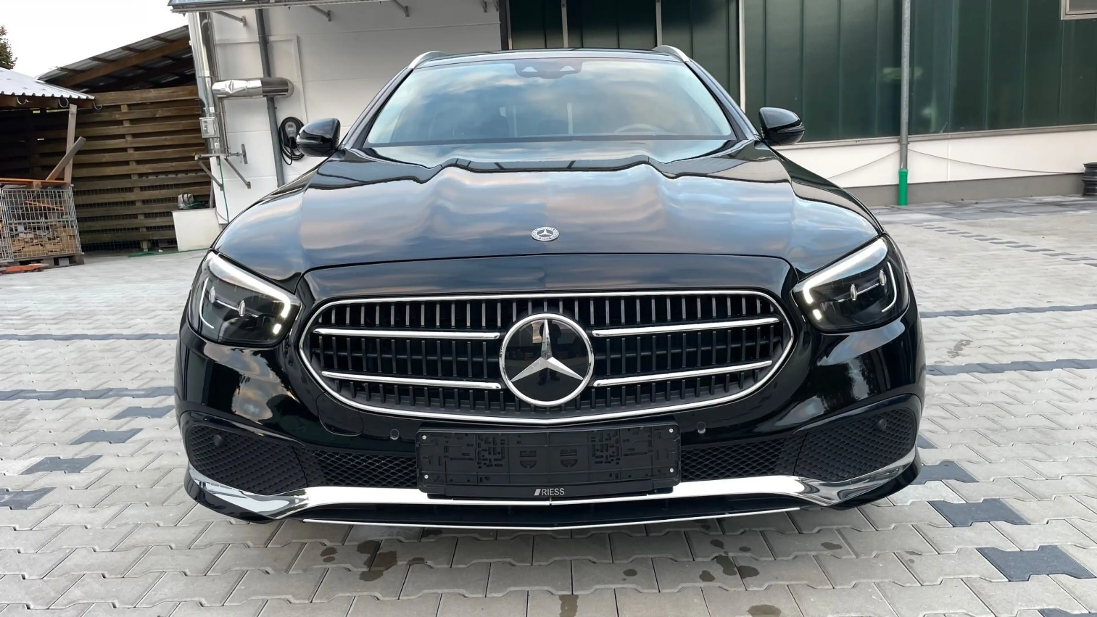Mercedes-Benz E 300 E300*de*T*Plug-in-Hybrid*FULL*Distronic+*Spur-A* — photo 2