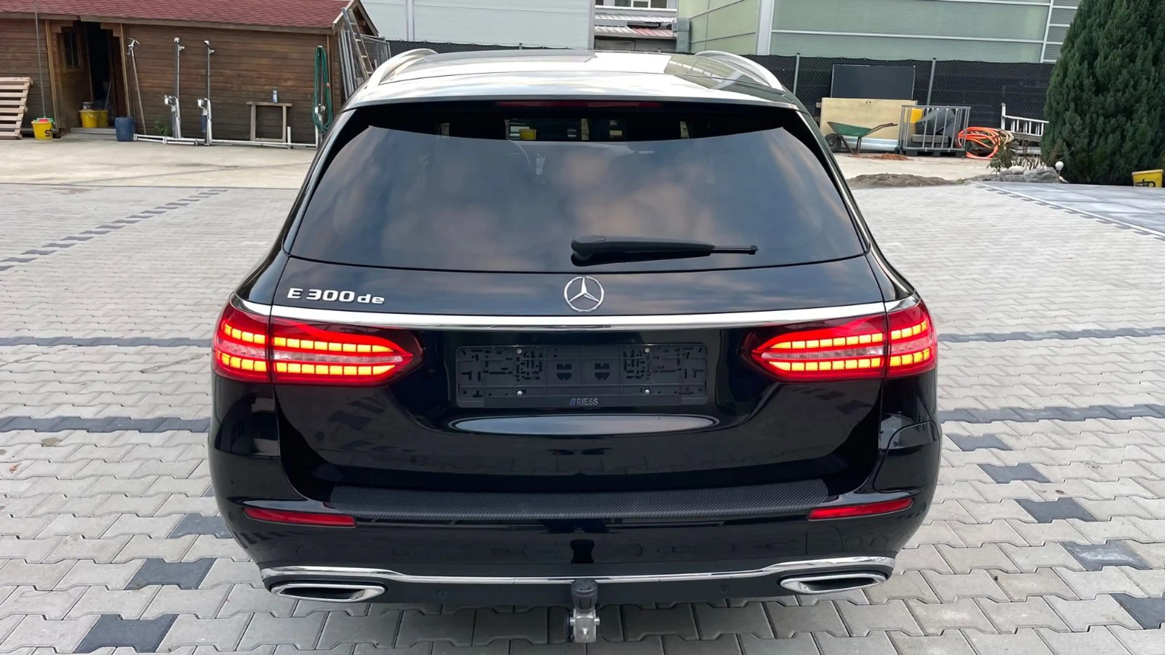 Mercedes-Benz E 300 E300*de*T*Plug-in-Hybrid*FULL*Distronic+*Spur-A* — photo 10