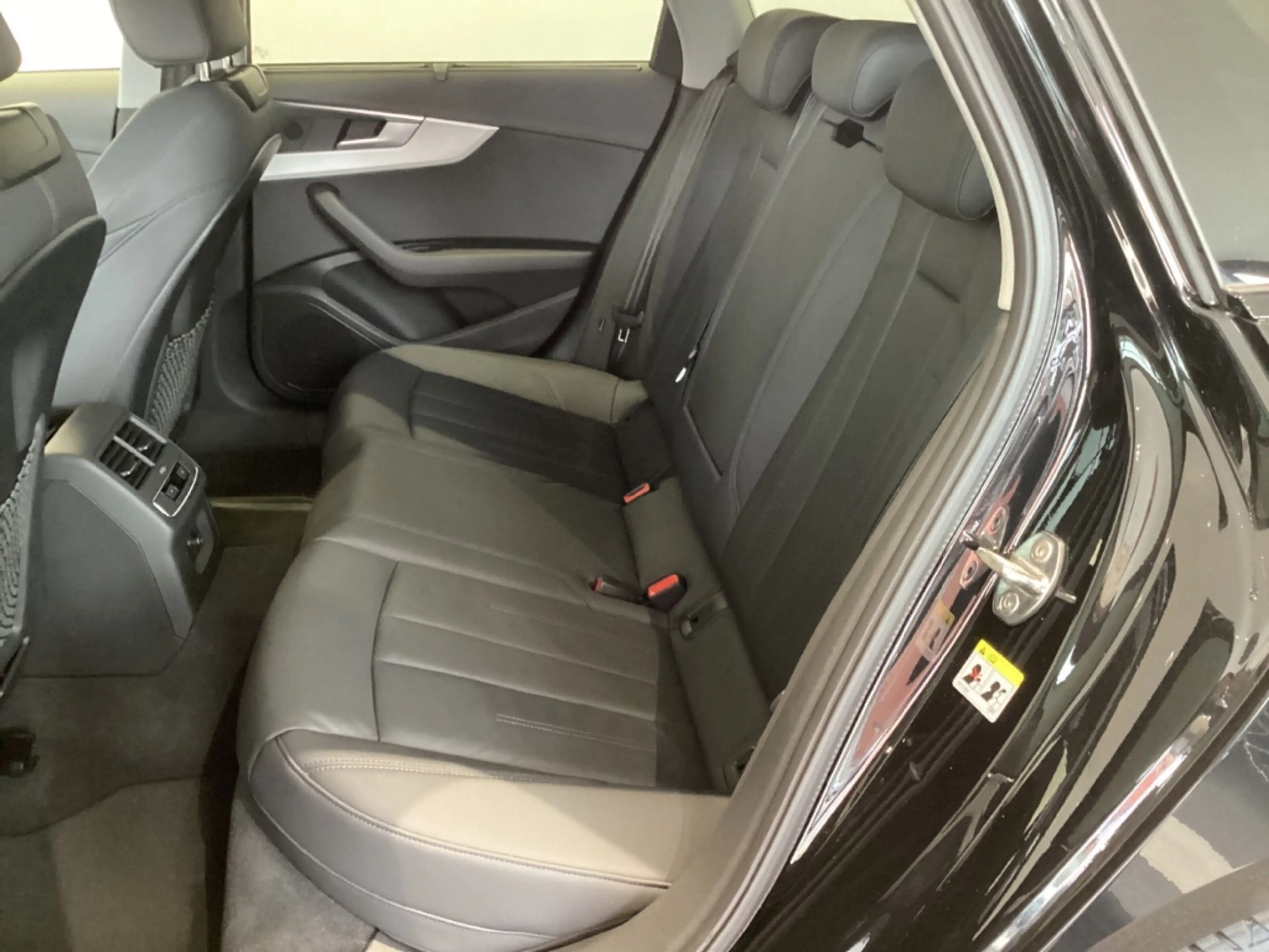Audi A4 Avant S line 40TDI quattro S tronic ACC Rückfahrka — photo 10