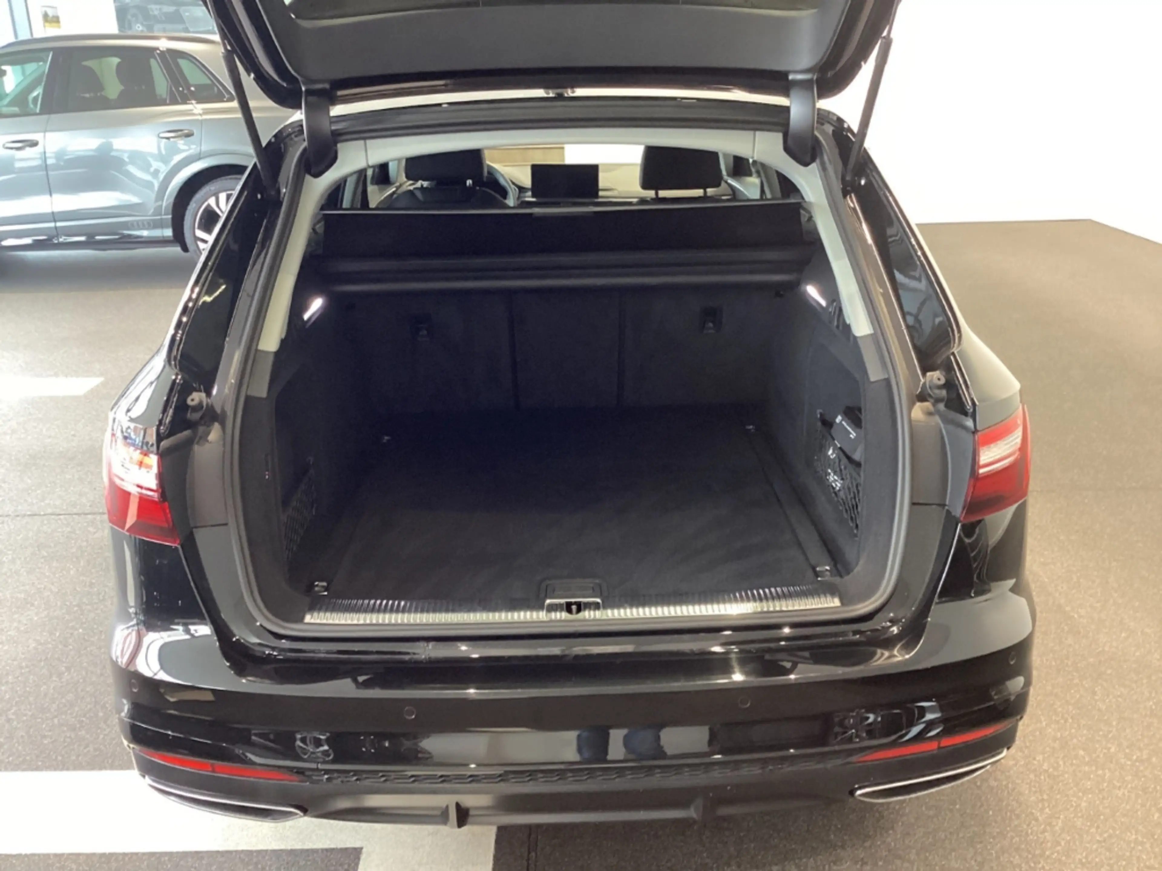 Audi A4 Avant S line 40TDI quattro S tronic ACC Rückfahrka — photo 9