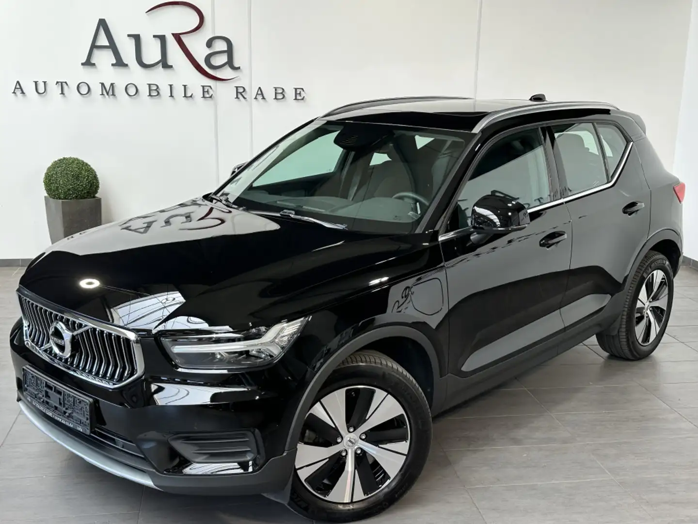 Volvo XC40 T4 Recharge DKG Inscription NAV+LED+PANO+VC Schwarz - 2