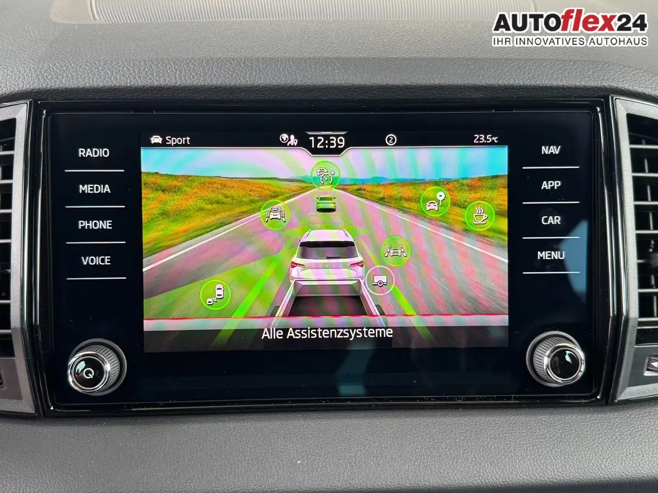Skoda Karoq Sportline 1,5 TSI DSG 2ZKlimaautomatik Canton A..., миниатюра 24