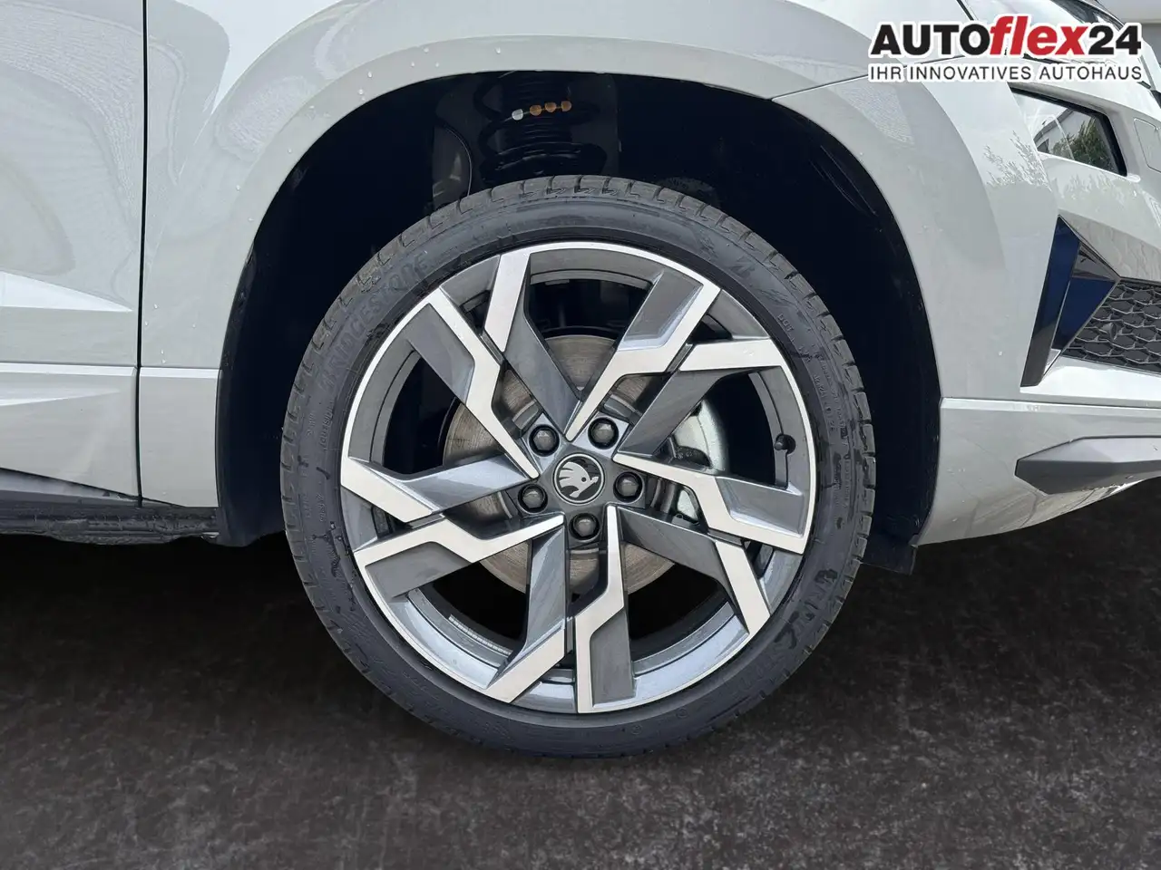Skoda Karoq Sportline 1,5 TSI DSG 2ZKlimaautomatik Canton A..., миниатюра 9