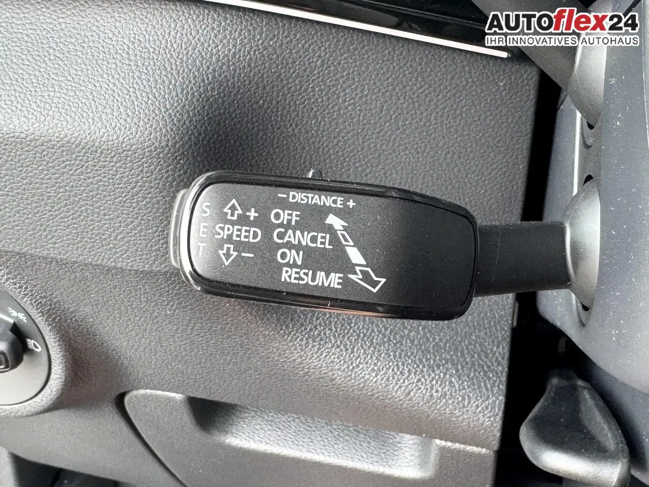 Skoda Karoq Sportline 1,5 TSI DSG 2ZKlimaautomatik Canton A..., миниатюра 26