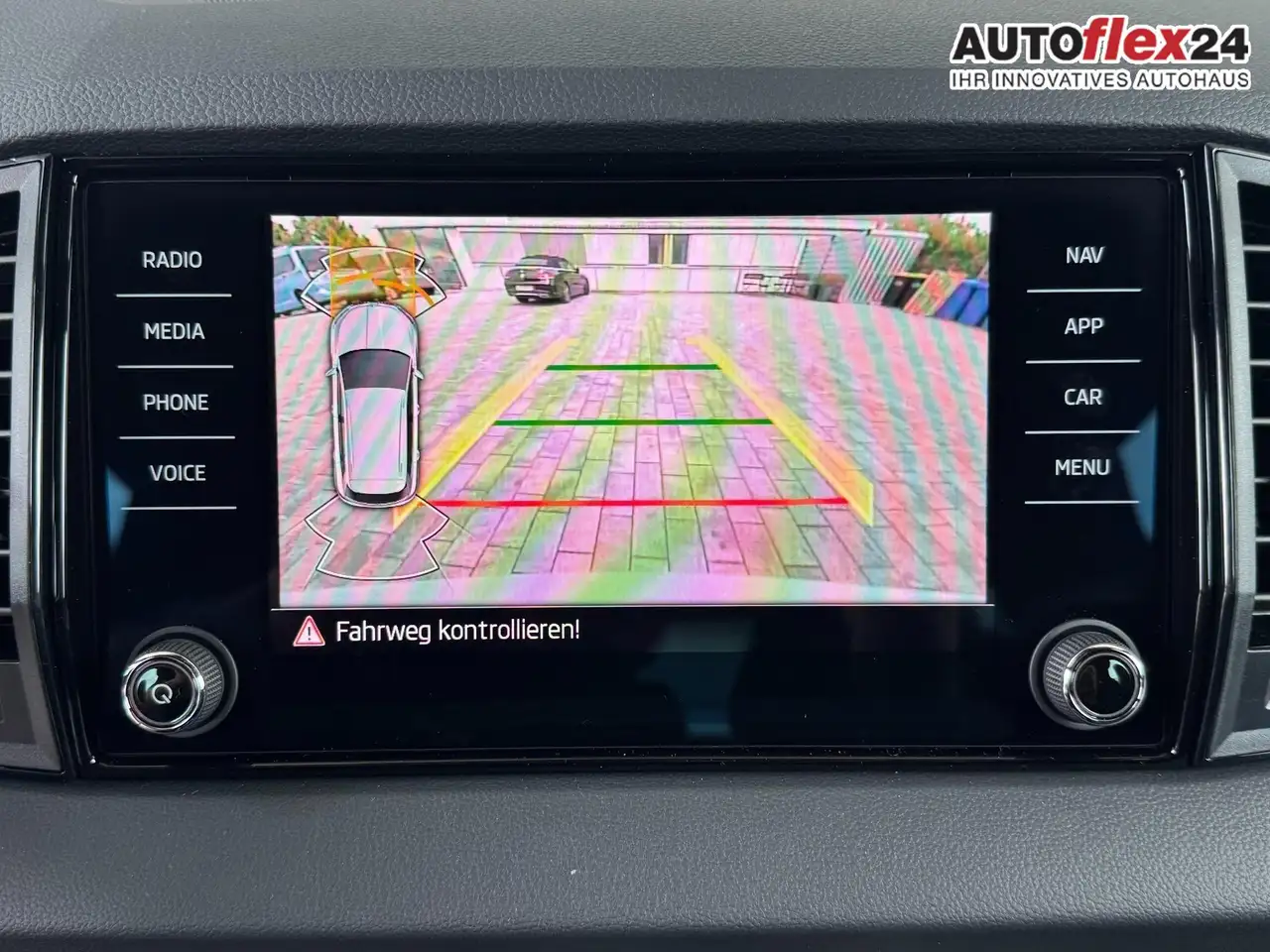 Skoda Karoq Sportline 1,5 TSI DSG 2ZKlimaautomatik Canton A..., миниатюра 18