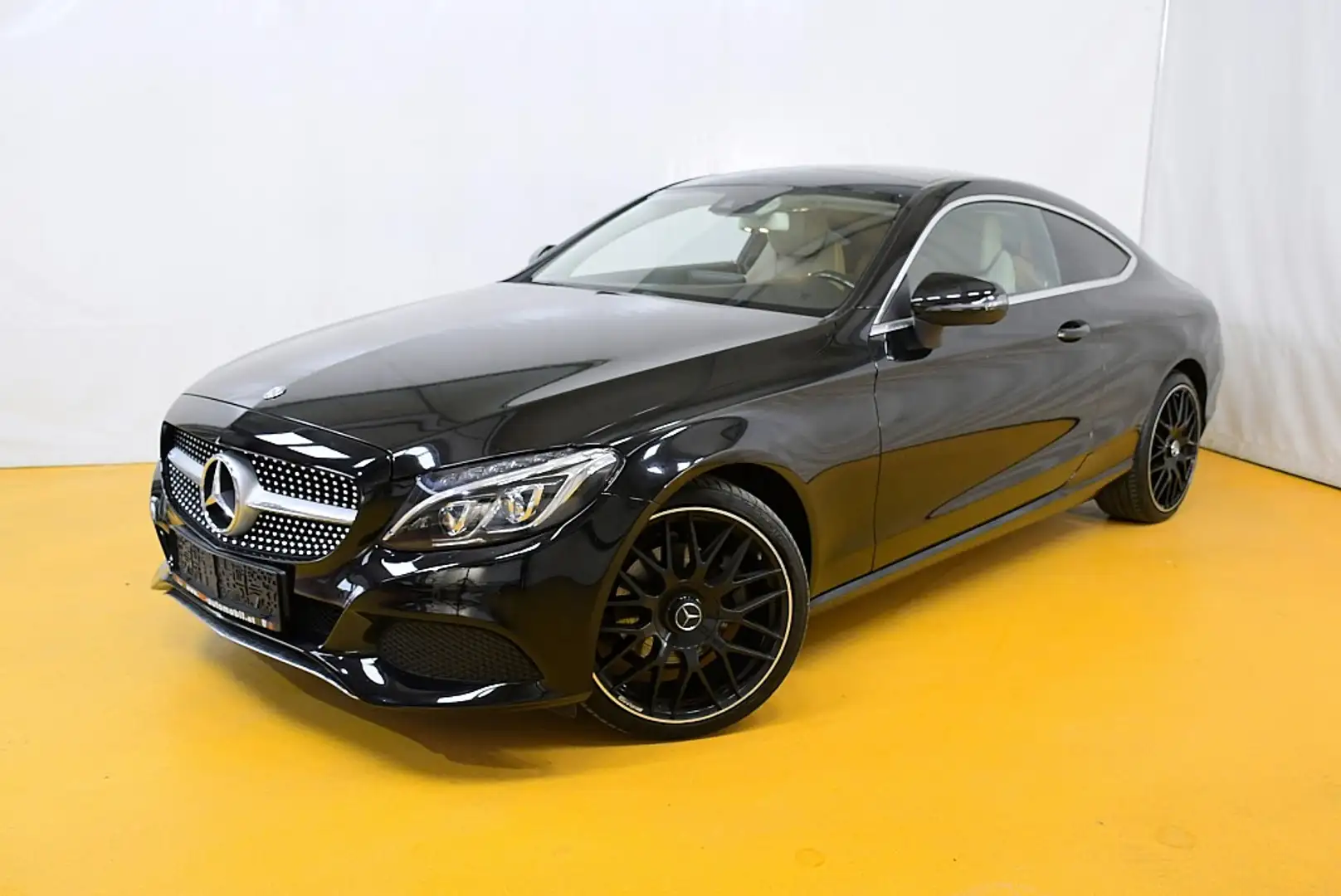 Mercedes-Benz C 220 d Coupe Schwarz - 1